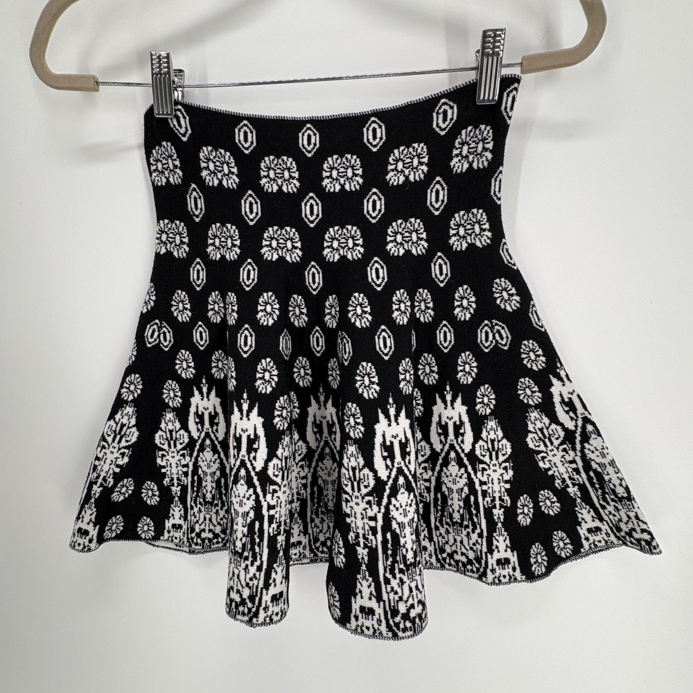 Knit Skater Skirt Juniors XL Black White Jacquard Knit Flare Boho Connection 18